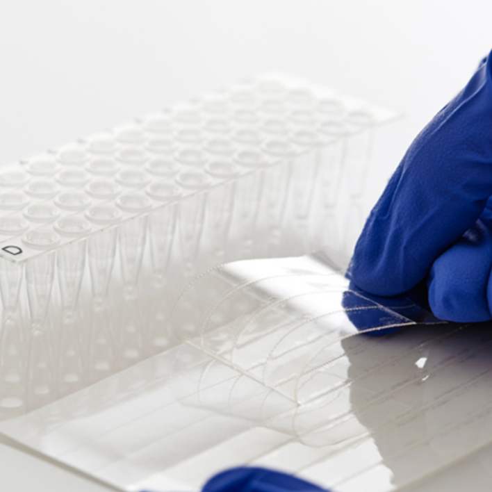 Correct operation of PCR plate sealing film